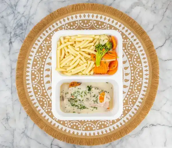 Kipfilet • boursinsaus • pasta • gemengde groenten